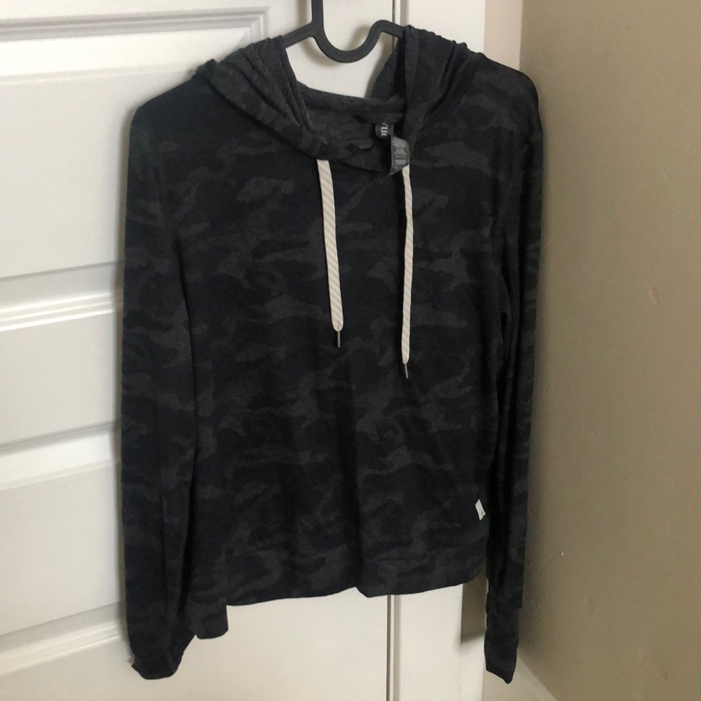 Vuori halo essential hoodie